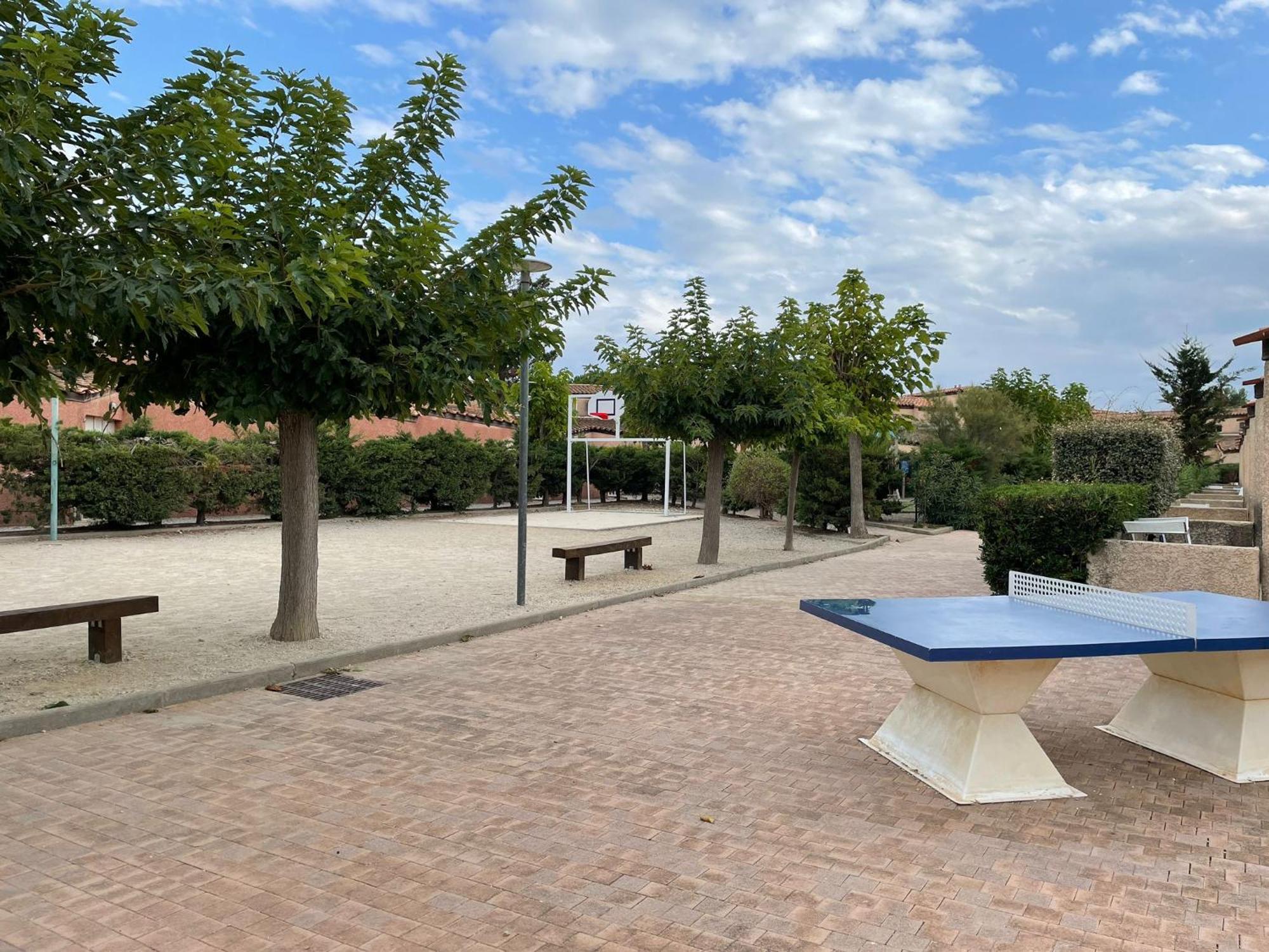 Villa 2 Etoiles Proche Plage Et Commerces Saint-Cyprien  Oda fotoğraf